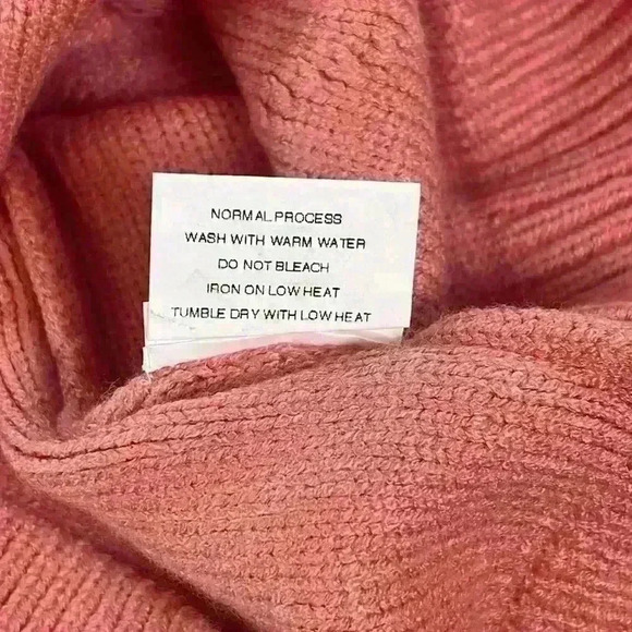 Simplee Pink Pompom Crewneck Pullover Cable Knit Cuff Sweater Women's Size Small - Picture 9 of 9